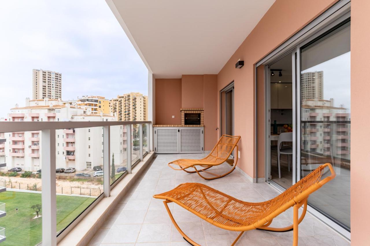 Sunny Brand New 2-Bedroom Apt - 500M From Praia Da Rocha With Ac And Pool! Portimão Zewnętrze zdjęcie