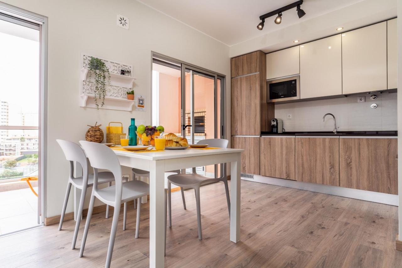 Sunny Brand New 2-Bedroom Apt - 500M From Praia Da Rocha With Ac And Pool! Portimão Zewnętrze zdjęcie