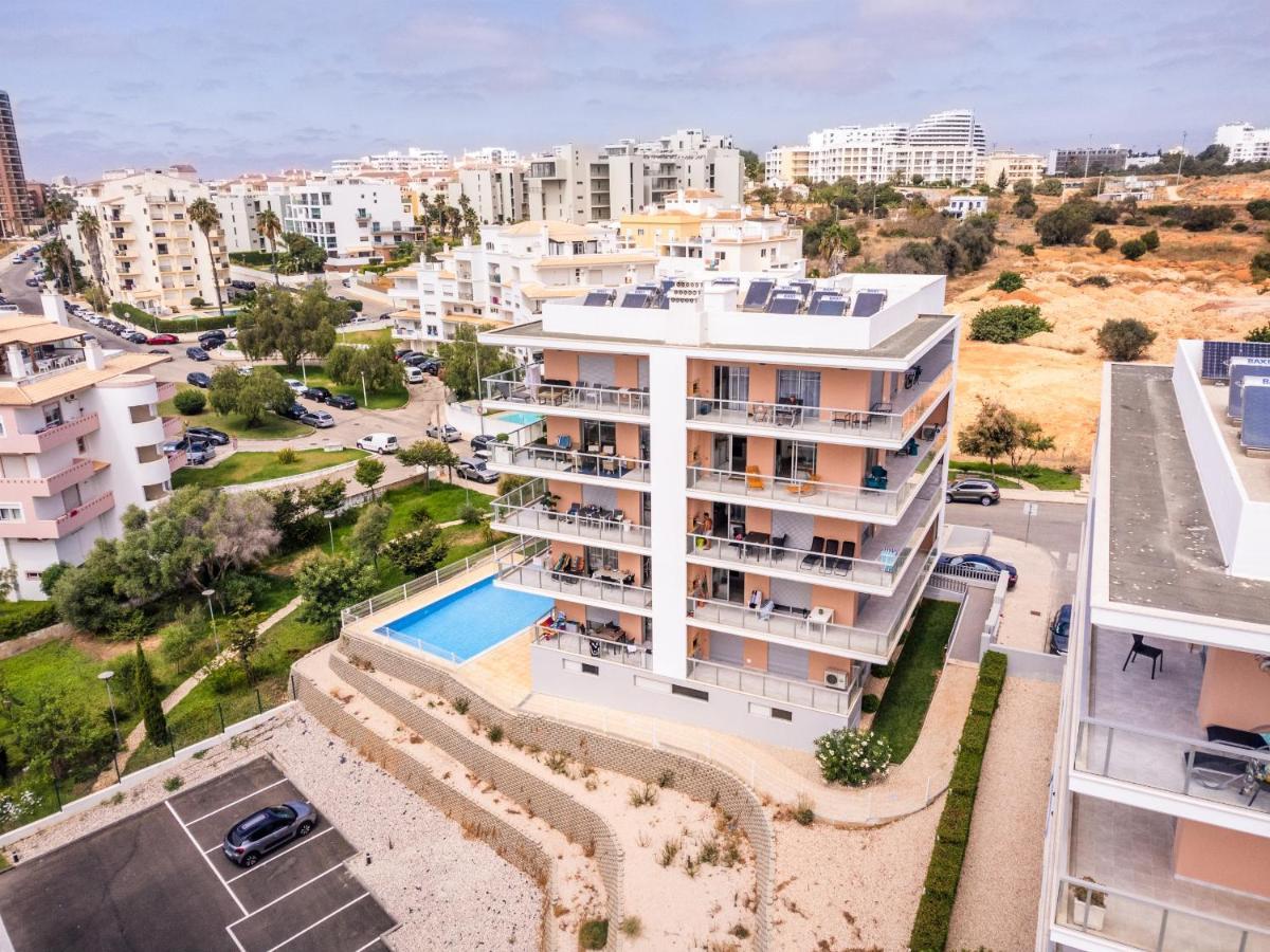 Sunny Brand New 2-Bedroom Apt - 500M From Praia Da Rocha With Ac And Pool! Portimão Zewnętrze zdjęcie